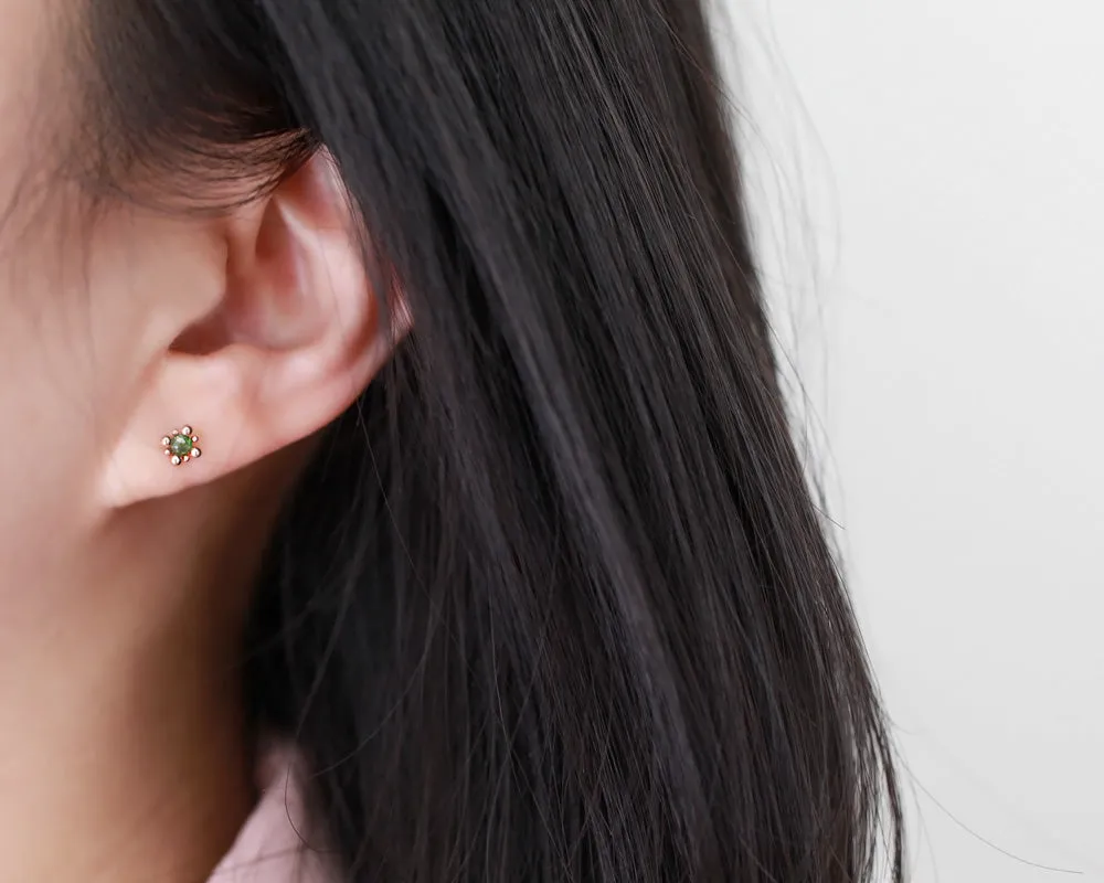 14K Solid Gold Flower Helix Cartilage Tragus Inner Conch Internally Threaded Earring Labret Stud